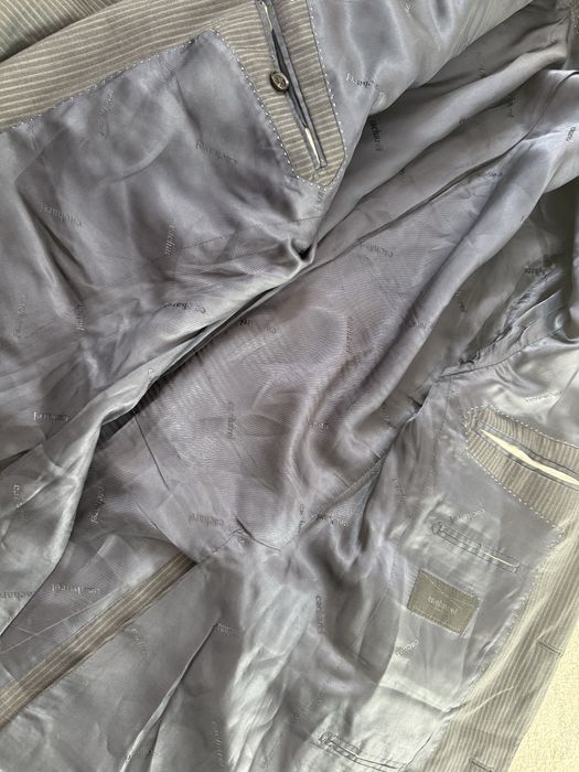 Деловой мужской пиджак