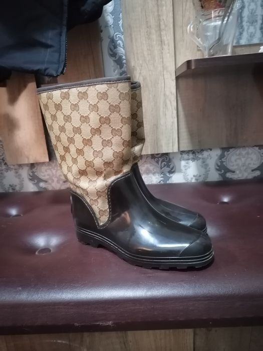 Резиновые сапоги