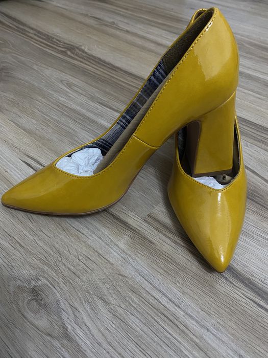Vand pantofi noi STRADIVARIUS