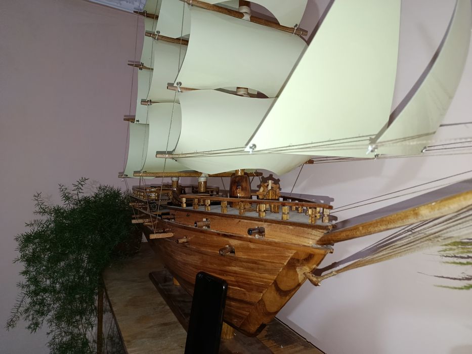 Корабль из дерево ,ручная работа, Длина 110 см Высота 70 см