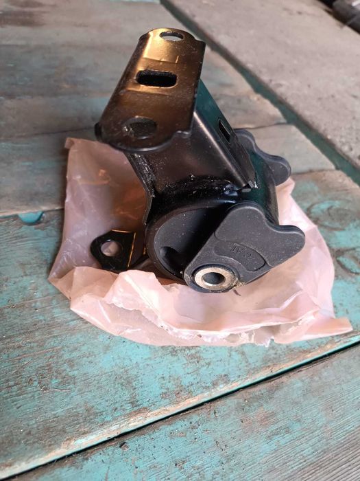 Продам новую опору двигателя на Honda