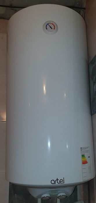 Продам водонагреватель Artel