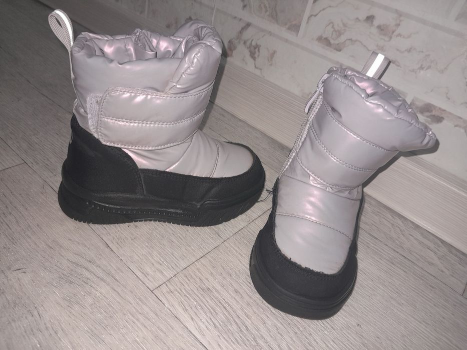 Продам детские сапоги