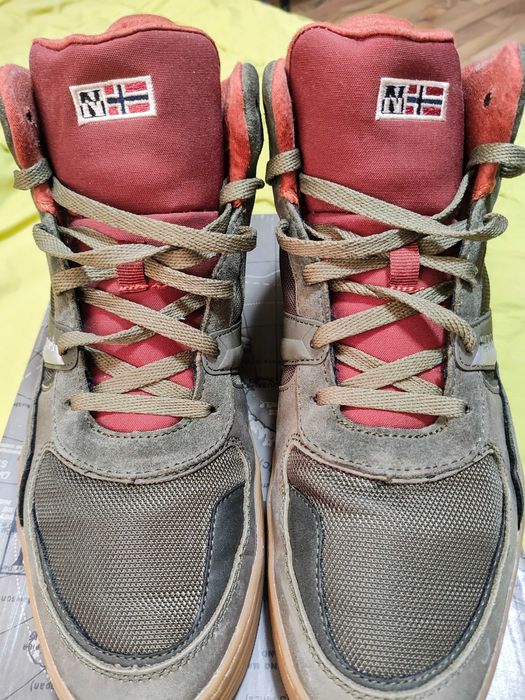 Napapijri.Почти нови кецове