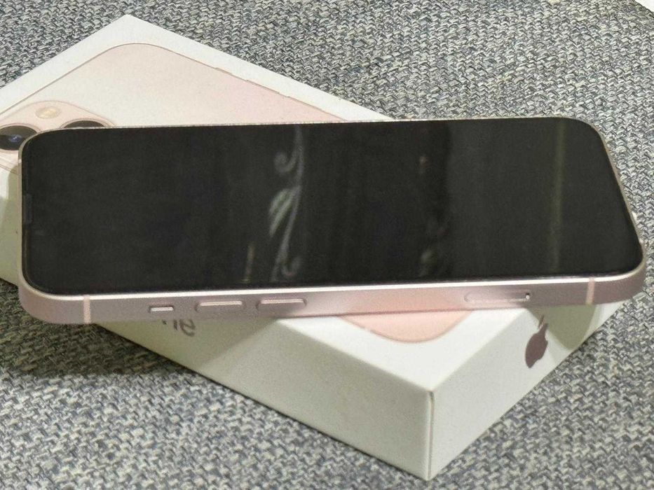 Se vinde Iphone 13 Pink in stare buna