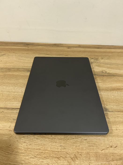 Macbook pro m3 pro 16 inch 18/512
