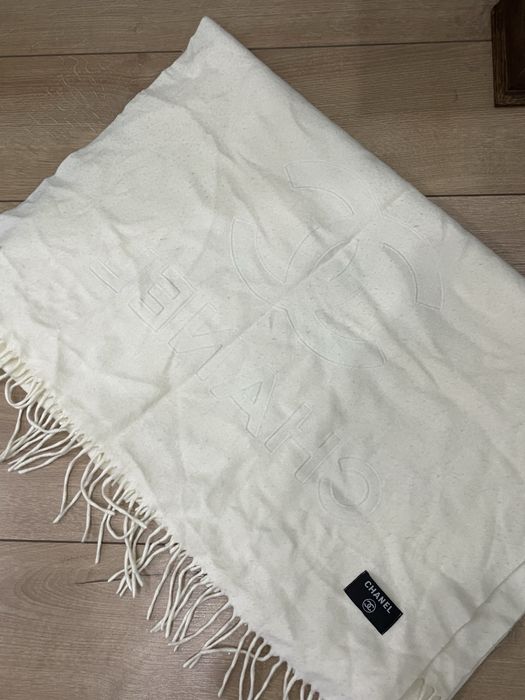 одежды,по 1.500,2.000 тг