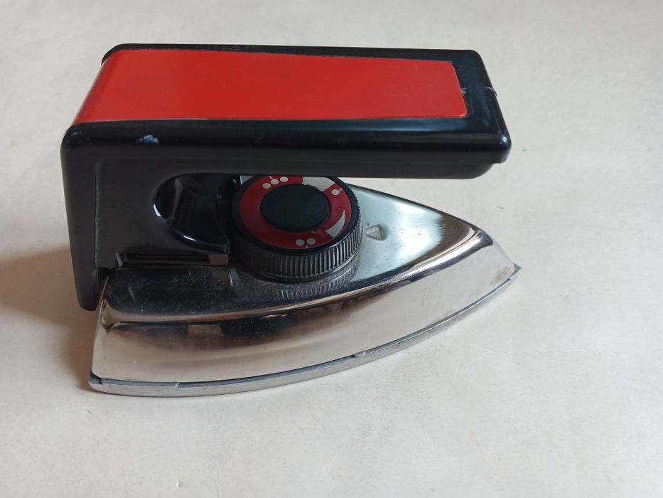 Утюг маленький на запчасти