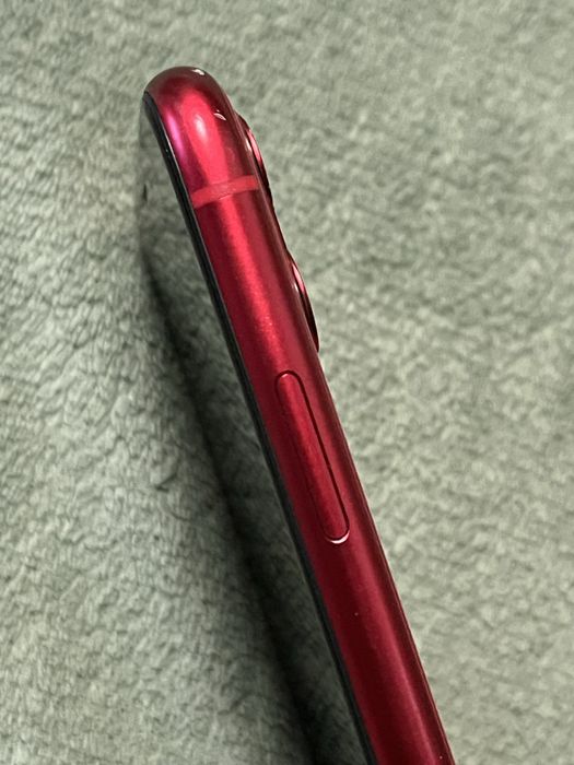 Iphone 11 Rosu Sanatate baterie 72%