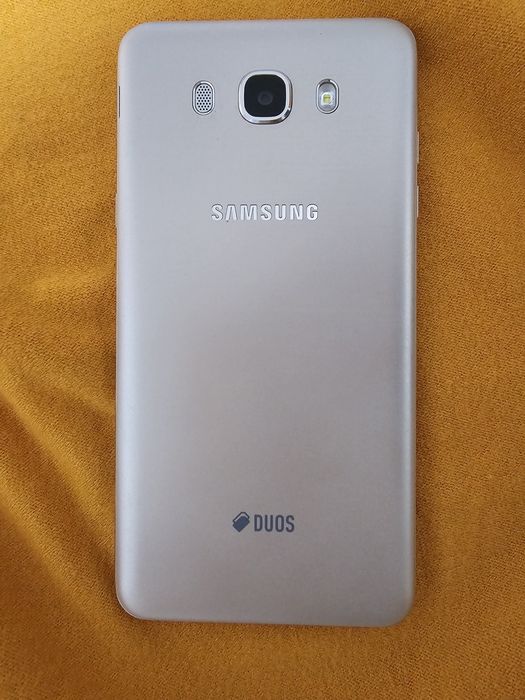 Samsung galaxy J7