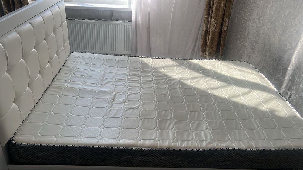 Продам кровать двухспальную