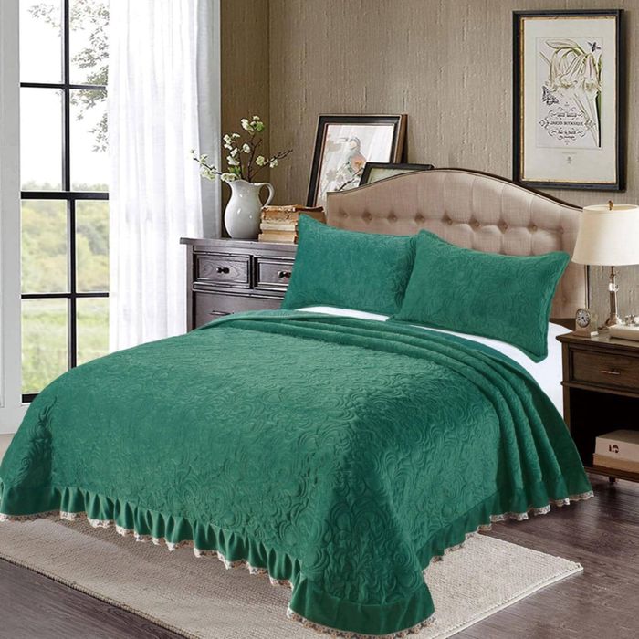 Cuvertura de pat din catifea groasa cu volanase