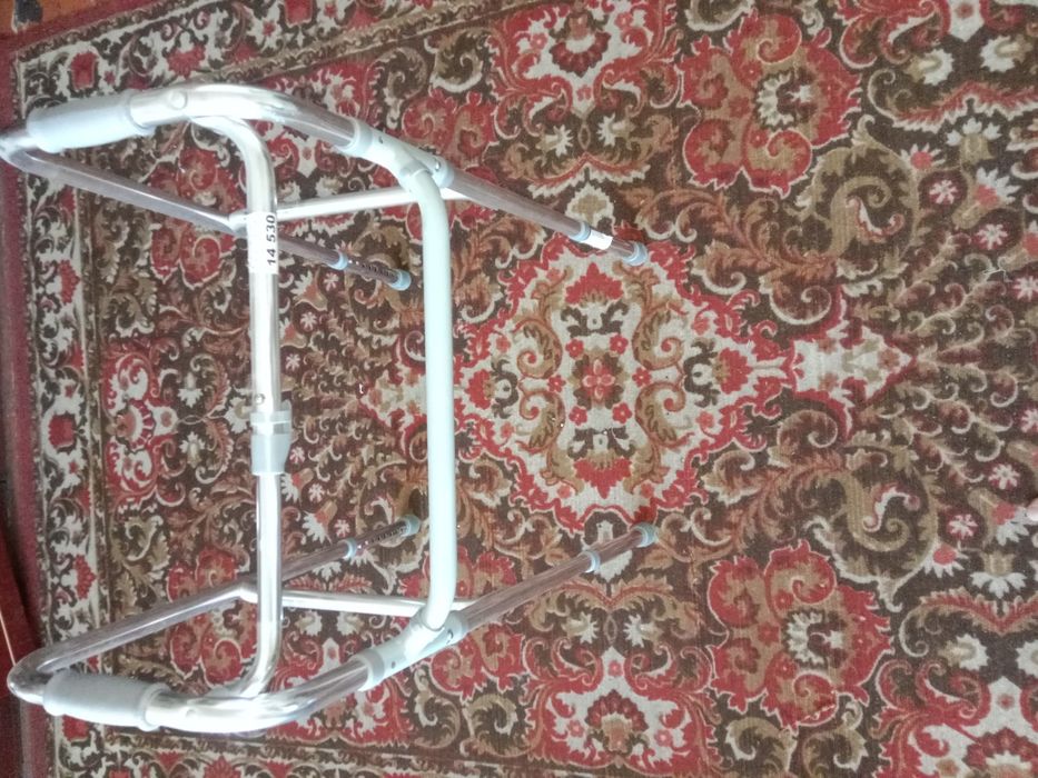 Продам новые ходунки