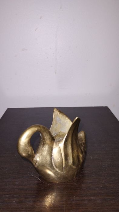 Много красива фигурка на лебед. Месинг.