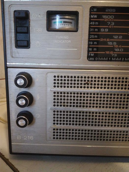 Vand radio vintage Selena.