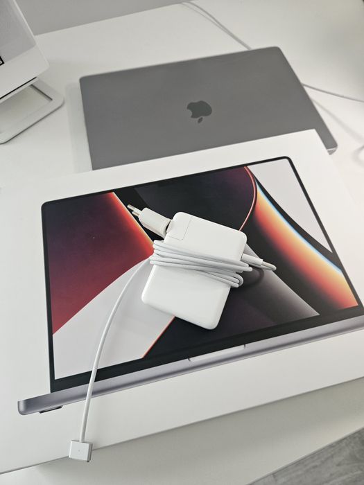 Macbook Pro 16 inch, M1 Pro 16Gb 512Gb ssd