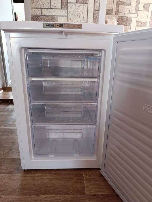 Морозильный шкаф