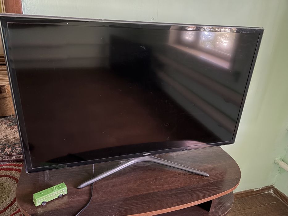 Продам телевизор Samsung 40" (101 см) идеально на дачу