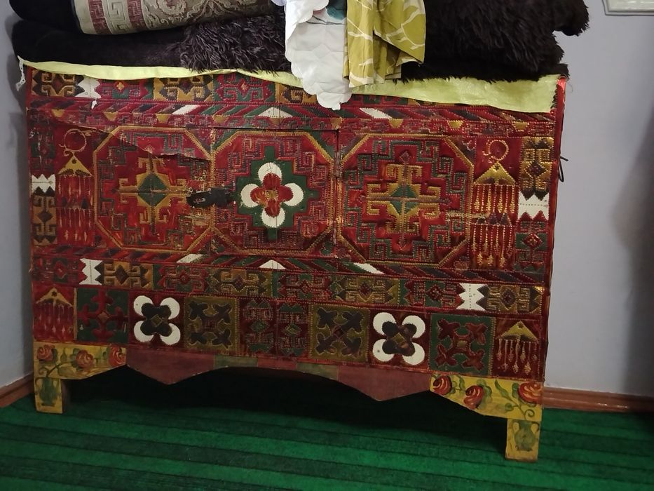 Уй жихозлари сотилади