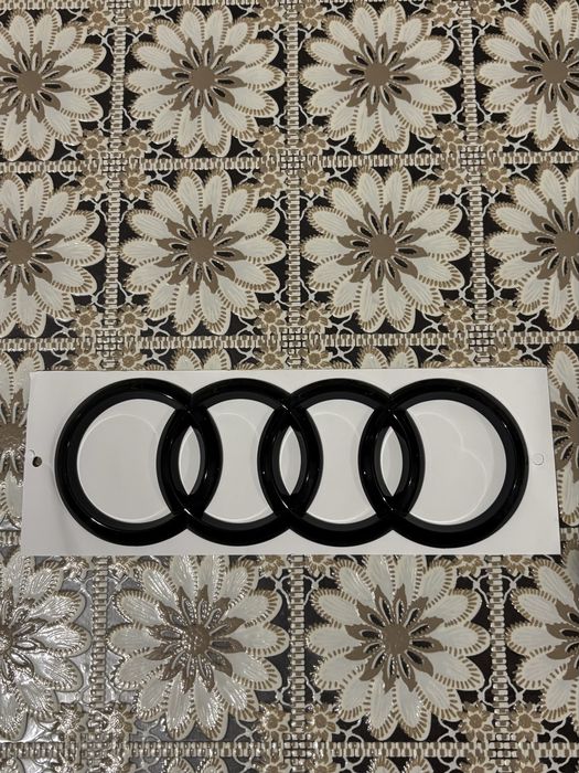 Черен гланц емблеми за Ауди