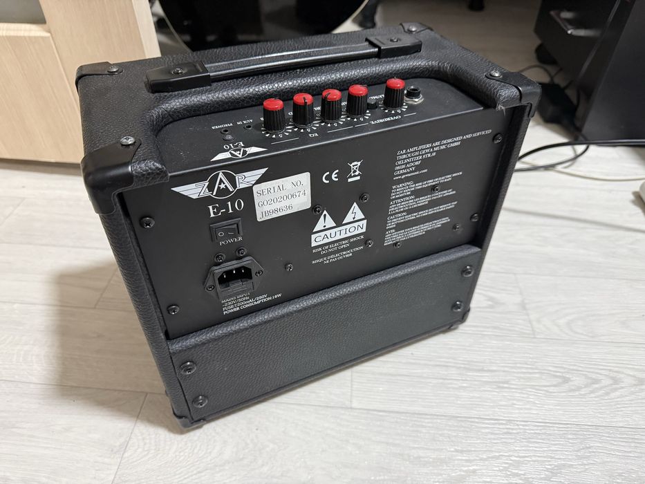 Комбоусилитель GEWA Zar E-10