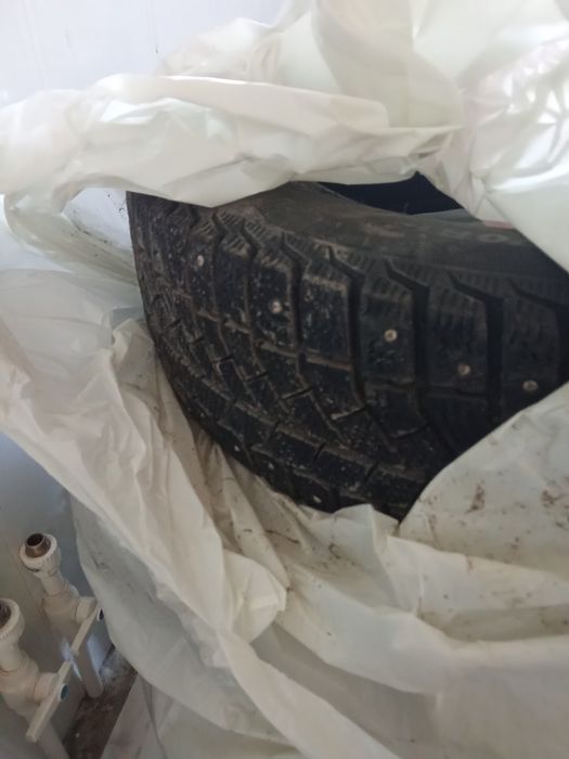 Шины 185/70/14 в отличном состоянии