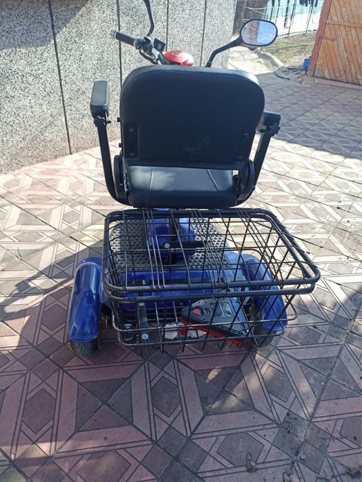 Електрическа триколка за трудноподвижни хора