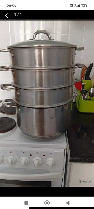 Ковёр, мантоварка, приборы для еды