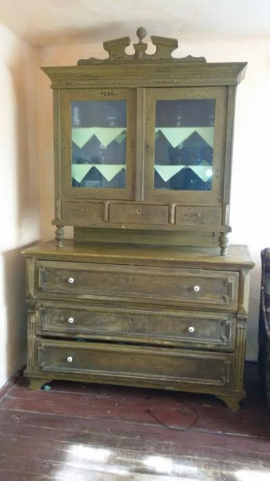 Mobila veche din lemn