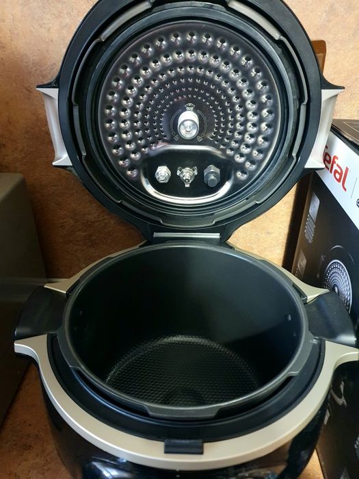Мултикукър Tefal Cook 4me touch wifi CY912831 + запичащ капак Extra Cr