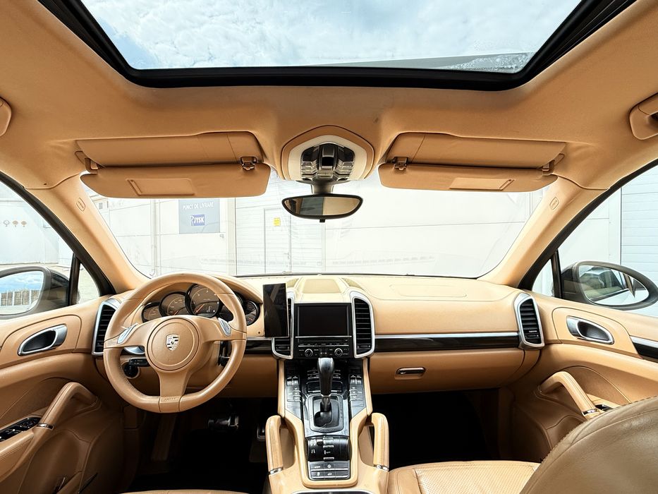 Porshe cayenne 2012**3.0d*trapa*alb*0daune**