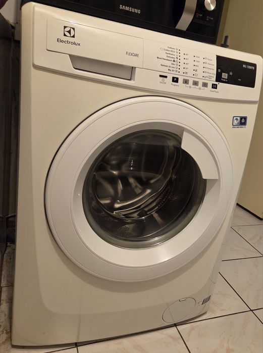 Пералня Electrolux EWF1284BW