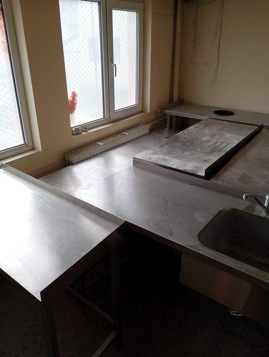 Маси с мивка и плотове от инокс