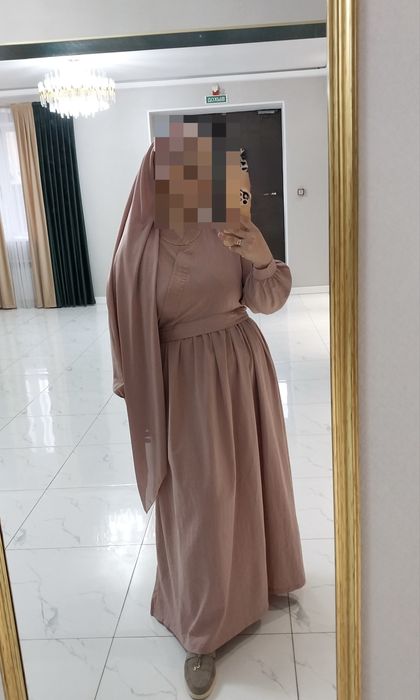 Продам платья для торжественных дней