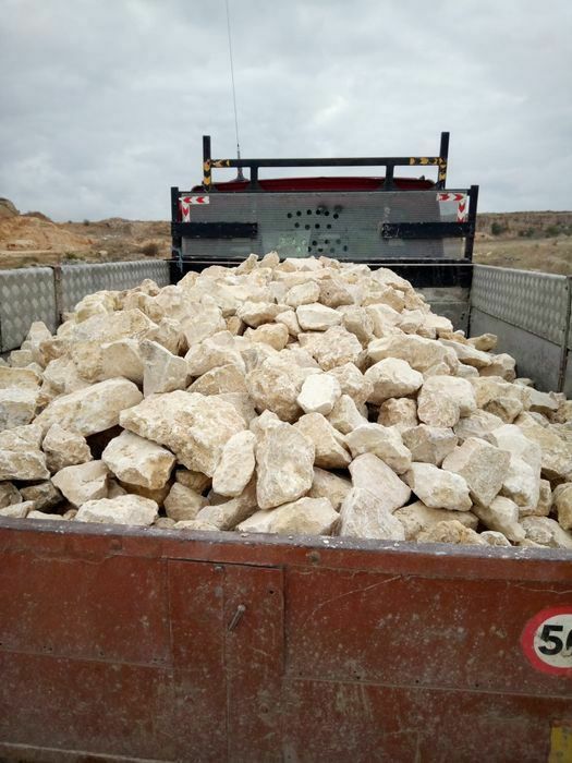 Piatra Alba vânătă, nisip pietriș pământ vegetal 5 t tot județul