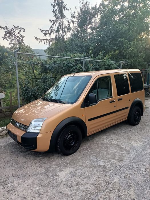 Vând Ford Tourneo Connect