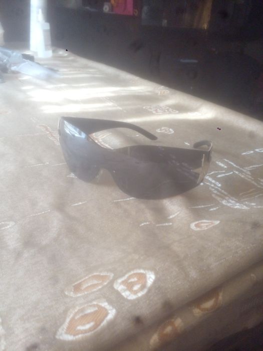 Очки солнцезащитные