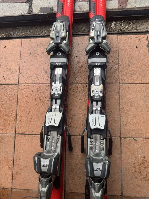 Atomic-ски и автомати и обувки подарък