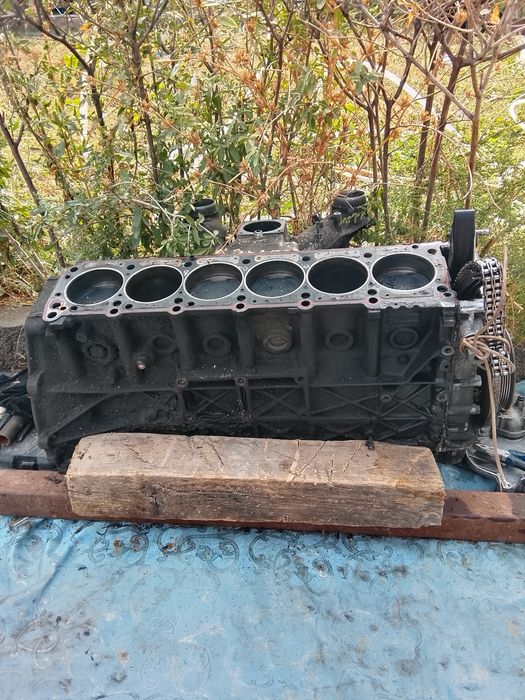 Продам блок двигателя м104