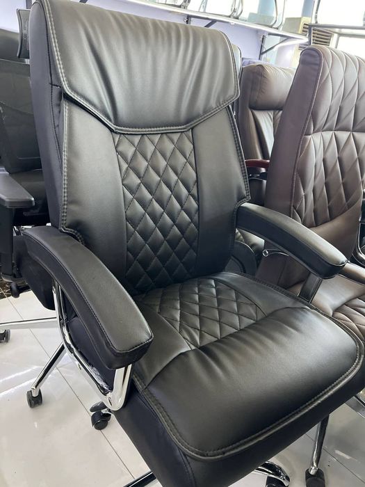 Ofisniy kreslo Raxmatlar va xodimlar uchun