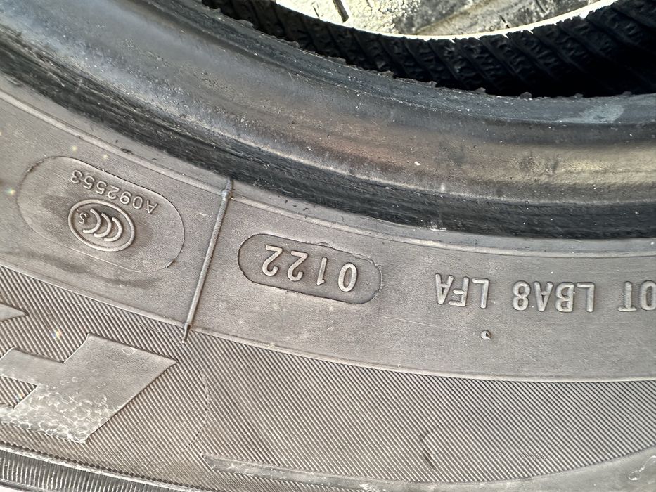 Резина 215/70/R15C 4шт лето