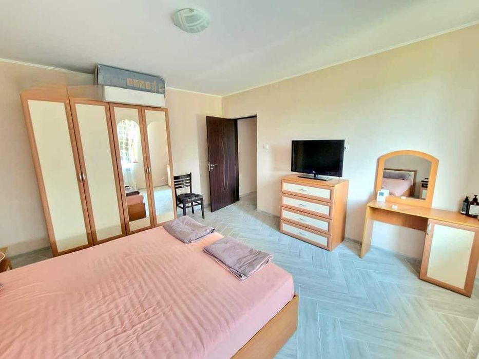 Продава се Къща в с. Приморци, Област Добрич - 280 кв.м за 625 €/кв.м - Снимка #12