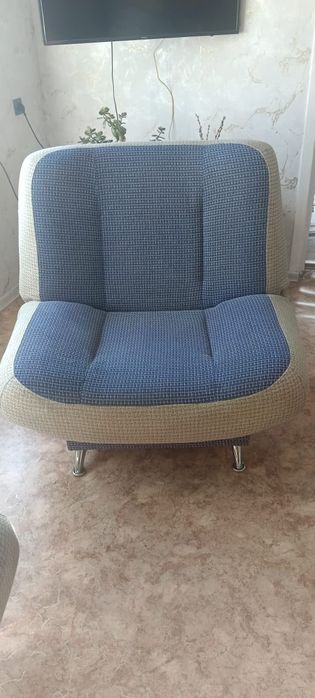 Продам кресла..2 шт
