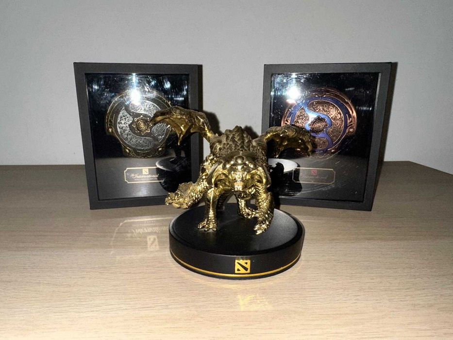 Pachet DOTA 2 - Baby Roshan 2020 + Aegis 2019 & 2020 - colecție rara