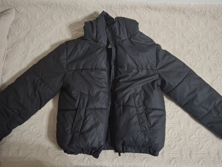 Распродаю много курток и вещей