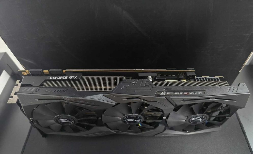 Placă Video ASUS GeForce GTX 1080 ROG STRIX GAMING 8GB DDR5X 256-bit