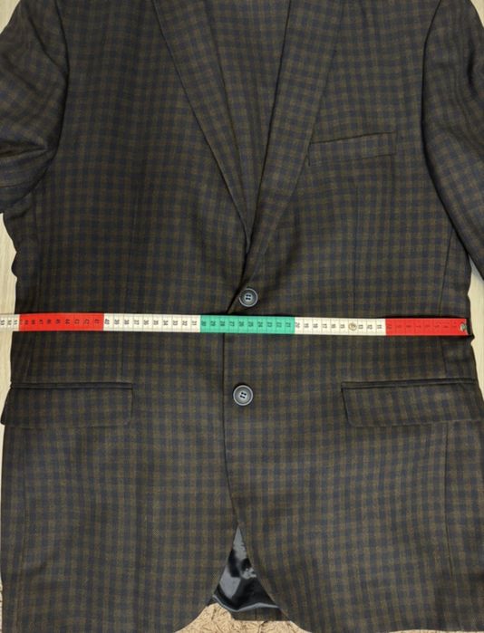 Costum barbatesc cu patratele