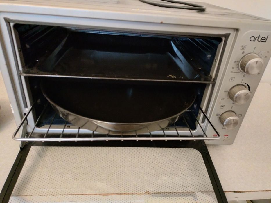 Artel духовка, в отличном состоянии.