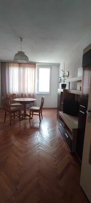 Дава се под наем Двустаен апартамент в Габрово, Център - 60 кв.м за 178.5 € - Снимка #1