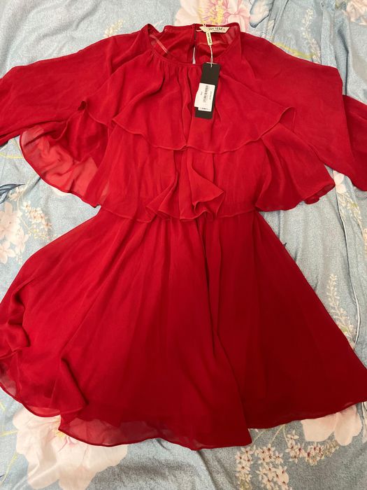 Красное вечернее платье